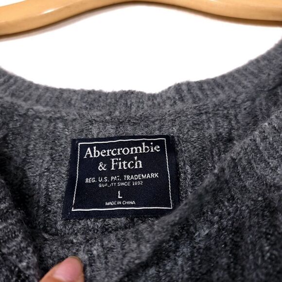 ABERCROMBIE 90s Boho Ribbed Knit Cold Shoulder Balloon Sleeve Sweater Gray Large - Picture 9 of 10